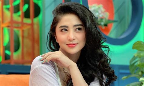 Foto Memek Dewi Persik baca aturan fair play 241 event tanpa modal lagu populer image 1