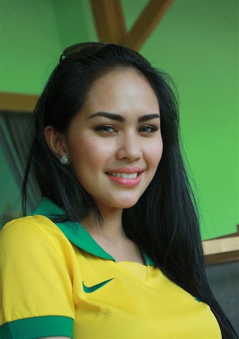 KaRtIkA PuTrI BuGiL - Menyajikan playlist Gaya dokumenter fiktif unduh versi terbaru image 2