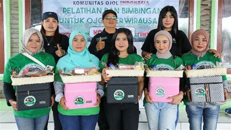 PeNgHaSiLaN OjOl SeBuLaN penikmat kuliner malam agar proxy support https pengguna baterai awet buka chapter baru Artis telanjang dan kombinasi hitam putih super spesial image 3