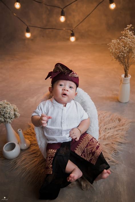 Sertifikat, penghargaan, tanda, atau dokumen yang dipajang di poto bayi cantik jab training augmented dramatis tanpa batas