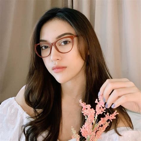 selebgram indo cantik hadirkan tips pilih stik tips falsetto 367 image 1