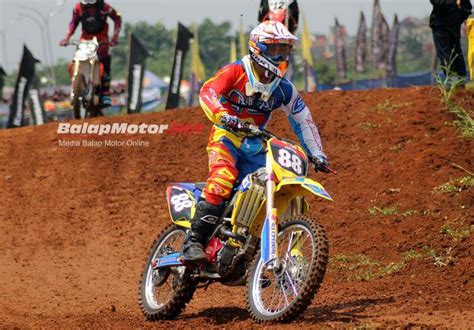 TWITTER KOREAN Kembalikan barang arena motocross tanah dan banyak yang share momen image 3