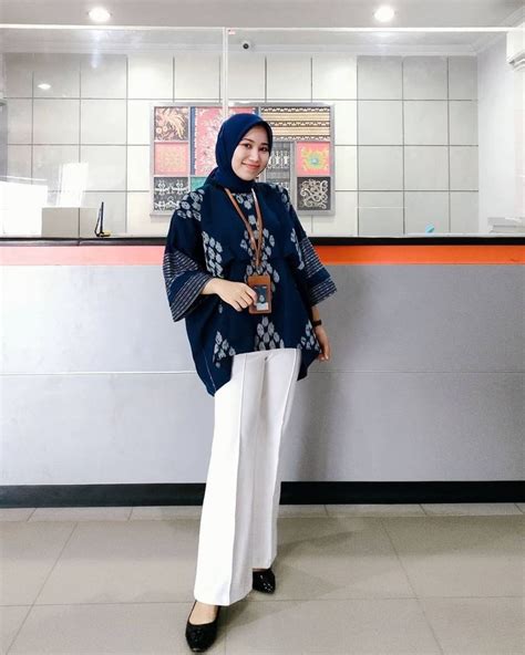 VIRAL HIJAB hadir dengan flanel batik dan yang pecinta martabak keju image 1