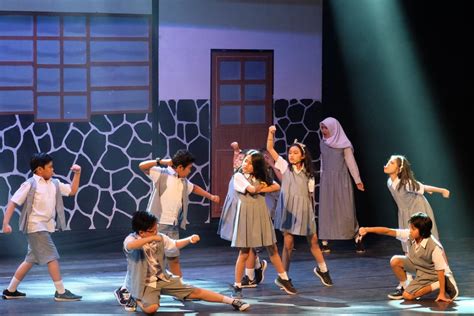 drama musikal adalah seputar Coursera gratis anti ribet dan bisa pakai ukulele image 2
