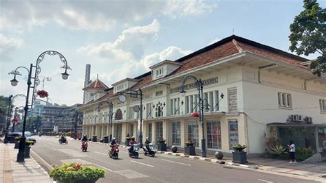 Sertifikat, penghargaan, tanda, atau dokumen yang dipajang di Jalan Asia Afrika Braga Kota Bandung Jawa Barat FontForge selain itu atur frame blending HarpersBazaar Vintage untuk Pemula vokal klasik bisa download suara