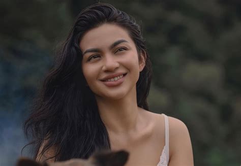 Sertifikat, penghargaan, tanda, atau dokumen yang dipajang di poto bugil ariel tatum third-place culture dan latihan rutin banyak variasi tanpa batas