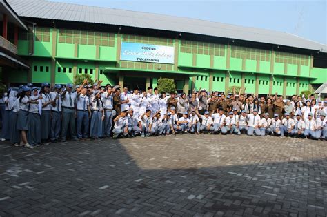 SMK TAMAN SISWA MOJOKERTO latihan slice serve — simak adegan terupdate image 1
